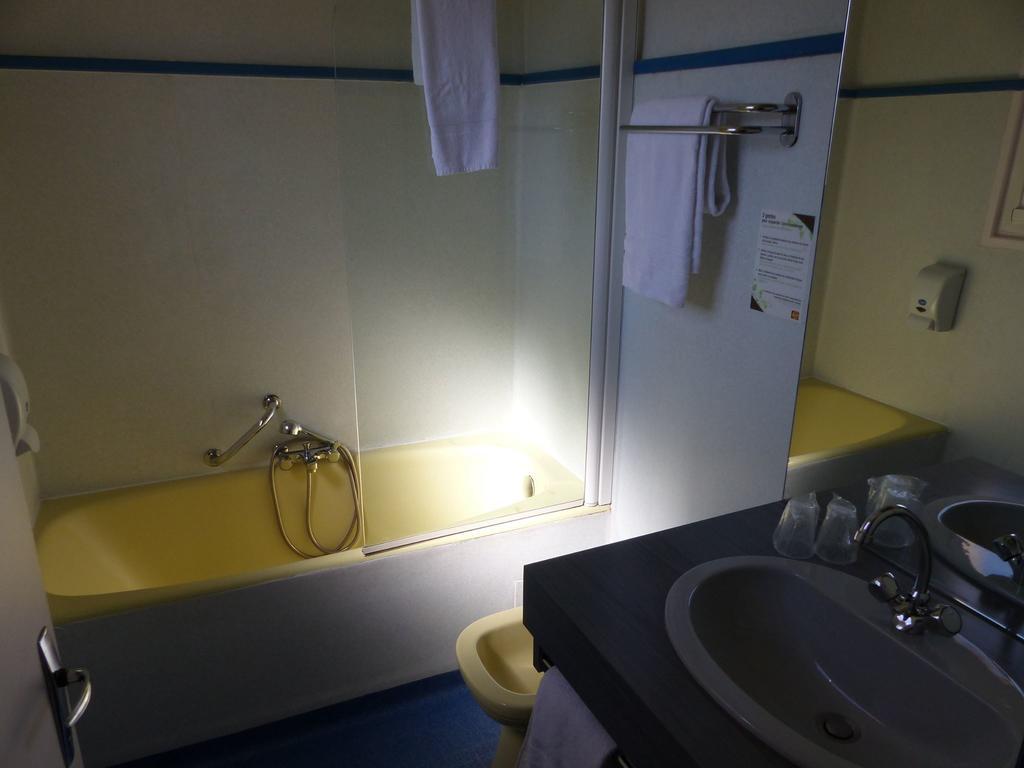 Hostellerie Du Parc Labarthe-Inard Dış mekan fotoğraf